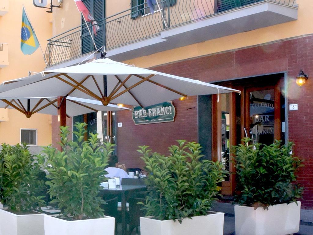Albergo La Perla Орбетело Екстериор снимка