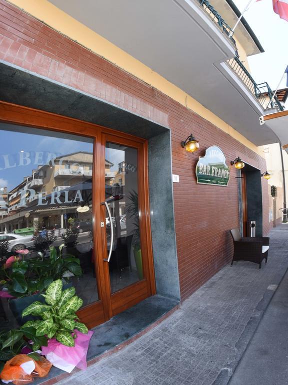 Albergo La Perla Орбетело Екстериор снимка