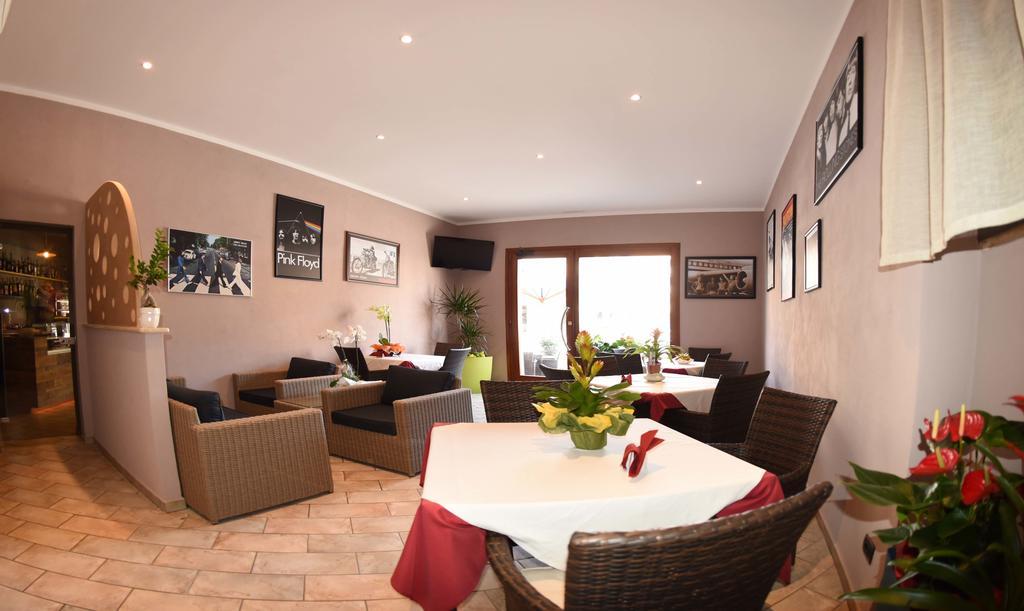Albergo La Perla Орбетело Екстериор снимка