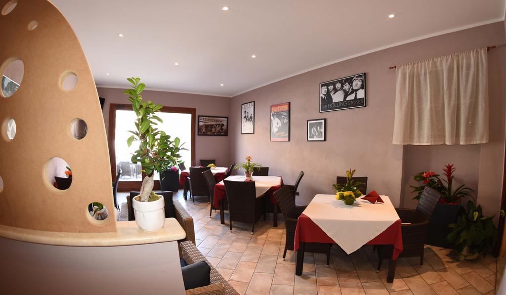 Albergo La Perla Орбетело Екстериор снимка